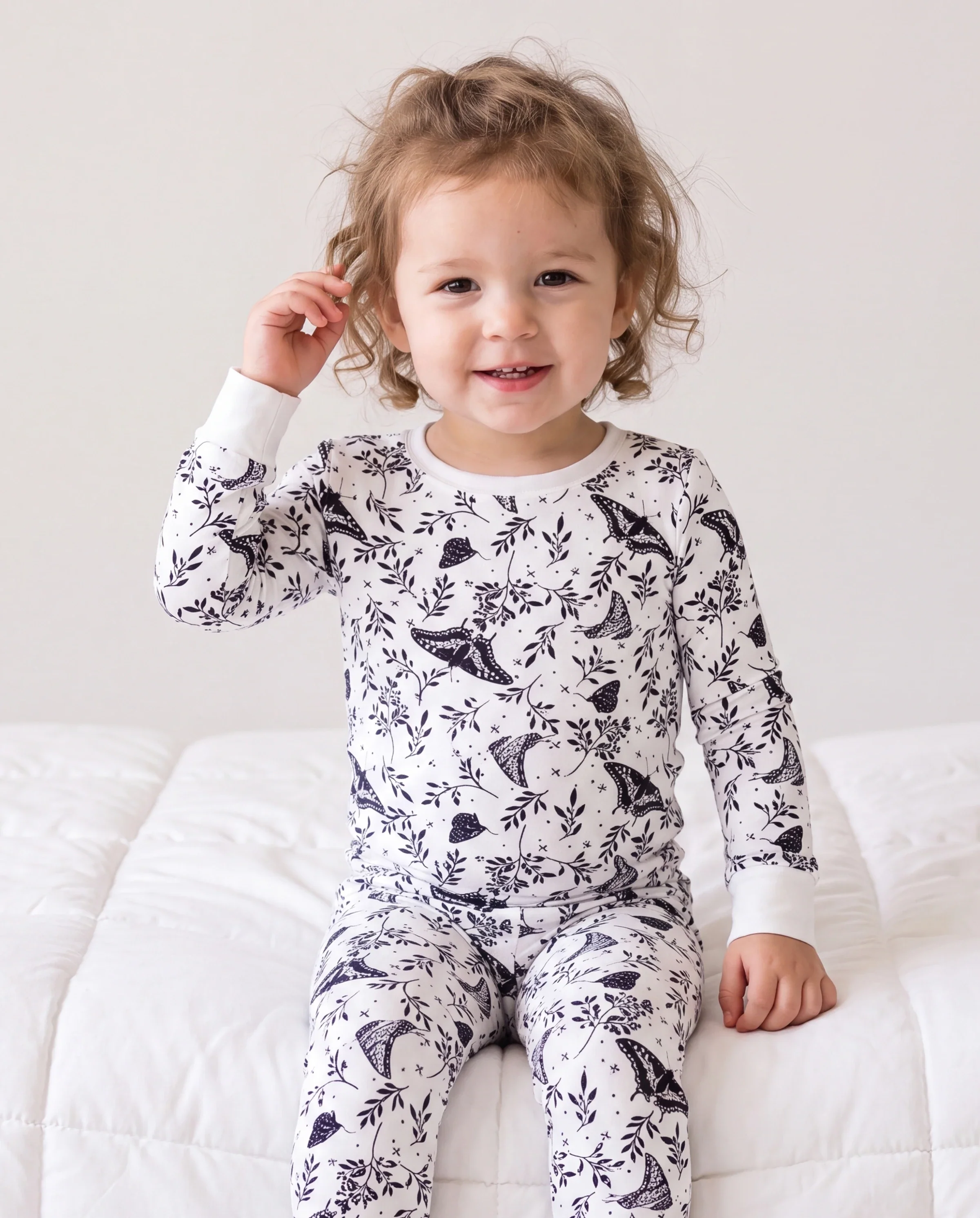 Christmas / Halloween Pajama 2-piece Bamboo Pajamas Set With Childlike Print for Baby / Toddler( Snug-Fitting) White - Image 4
