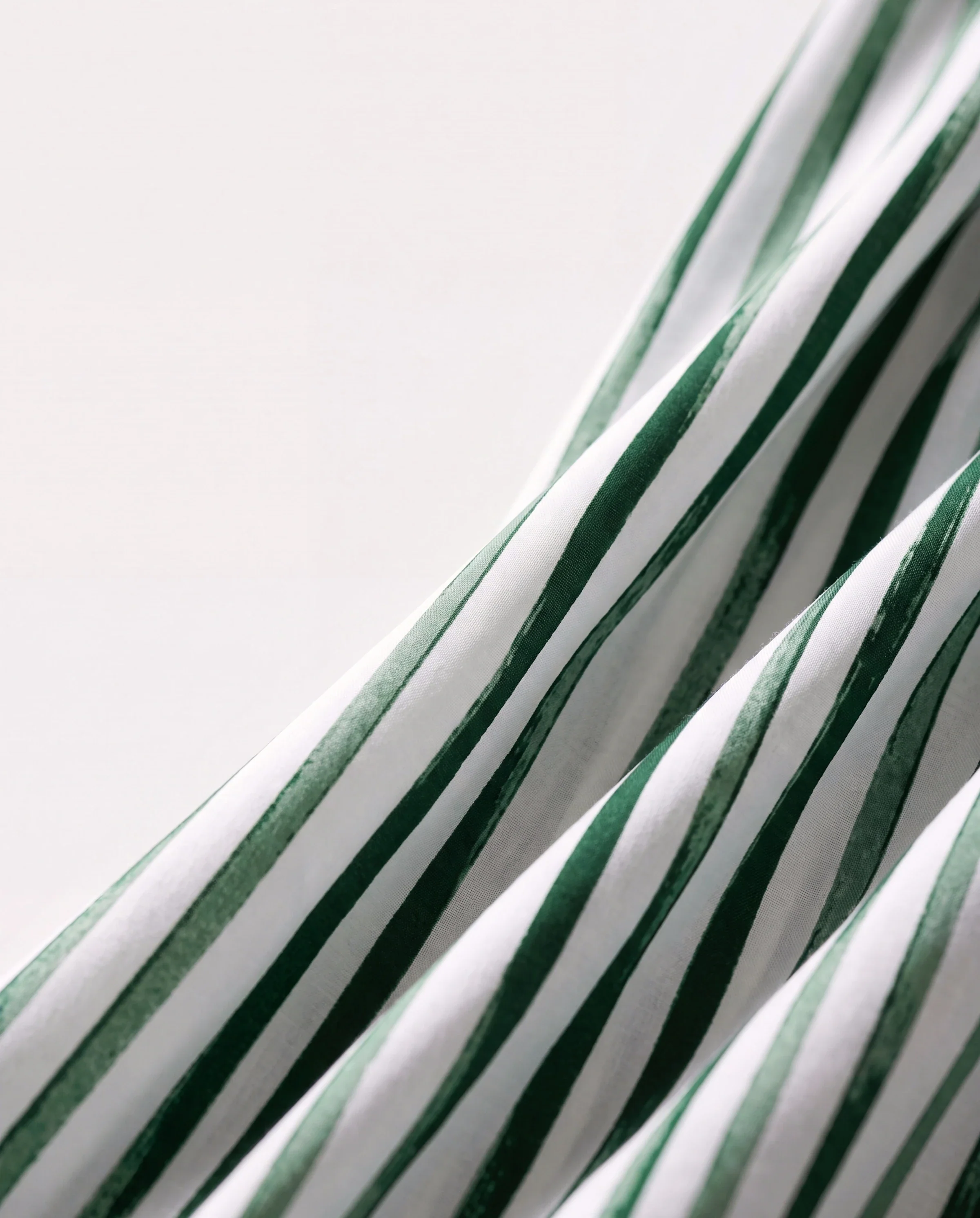 Daddy & Daughter Cotton Outfits Set Green Striped T-Shirt and Dress Set for Dad, Mom, Kids & Baby, Perfect for Summer Family Outings & Photos Green - Image 5