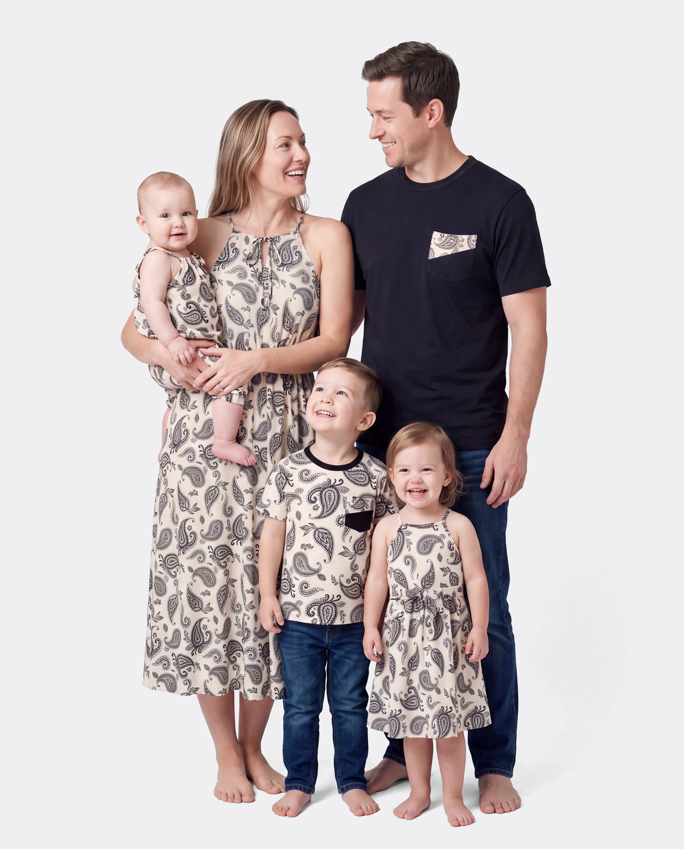 Family Matching Paisley Print Outfits Sleeveless Spaghetti Strap Dress & Cotton T-Shirt for Mom, Dad, & Kids Perfect for Family Outings & Photos
 Black
