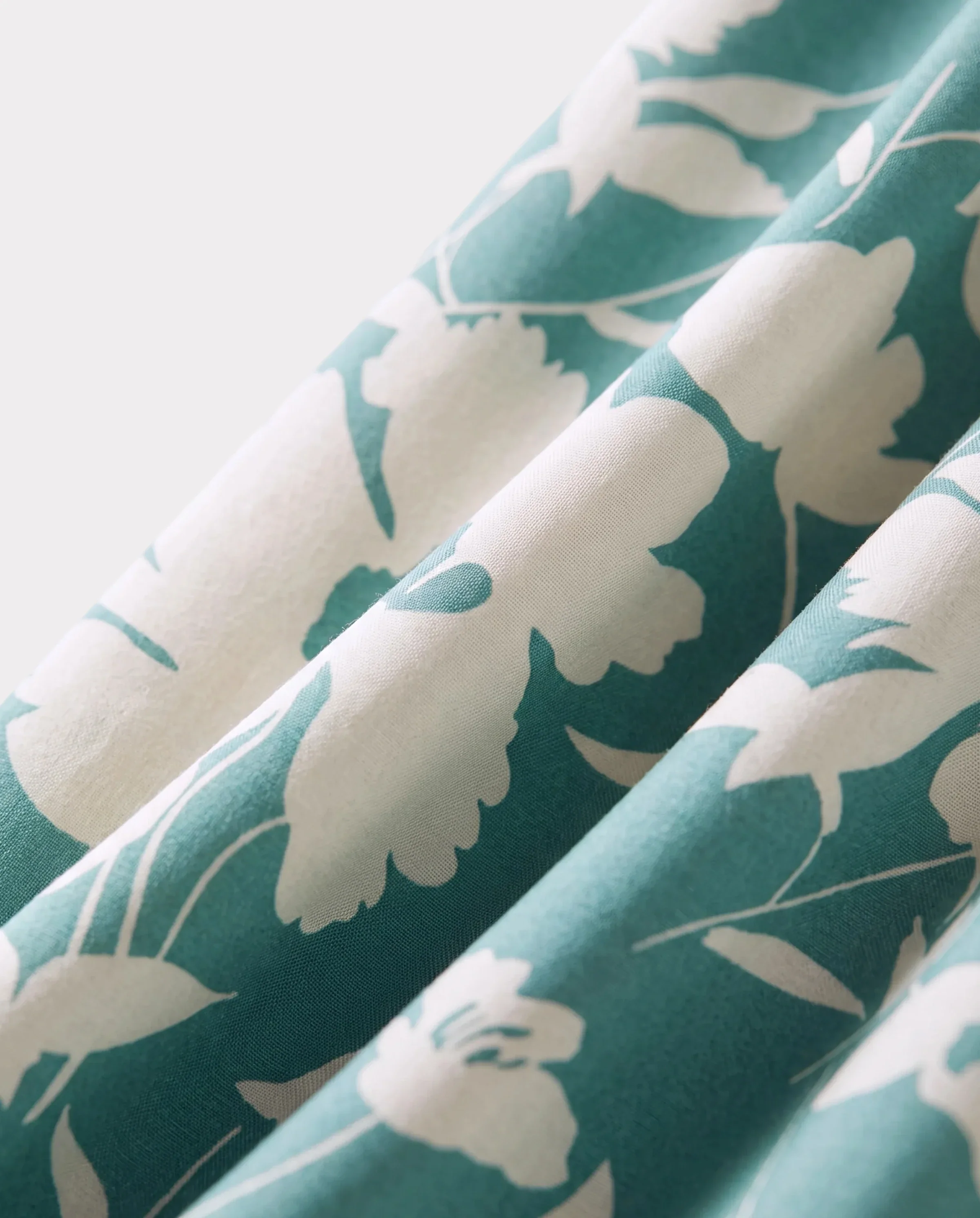 Mommy & me Leaf Print Green Sling Shirred Dress Set Green - Image 5